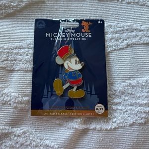 Mickey Mouse The Main Attraction Pin “dumbo the flying elephant”